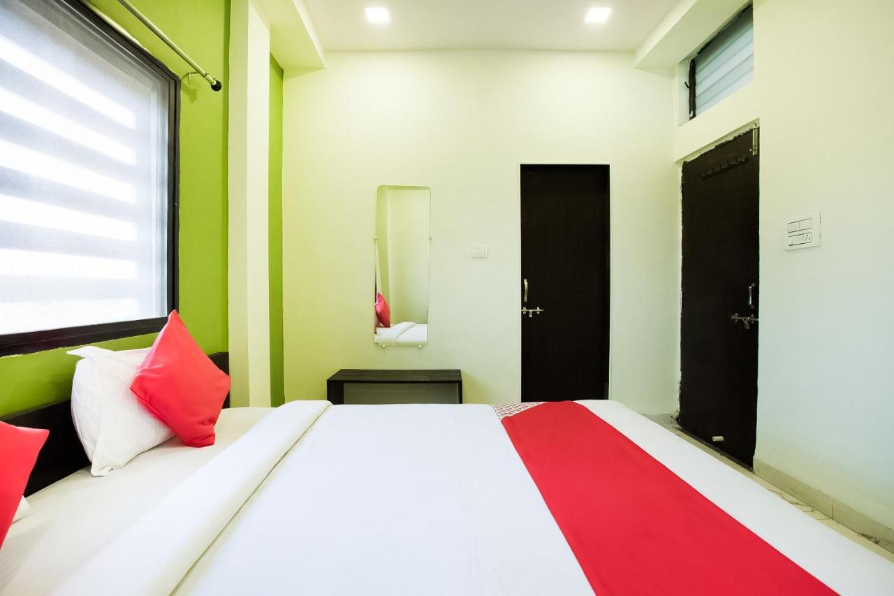 Hôtel Oyo 39381 Kalajanki à Ujjain Extérieur photo