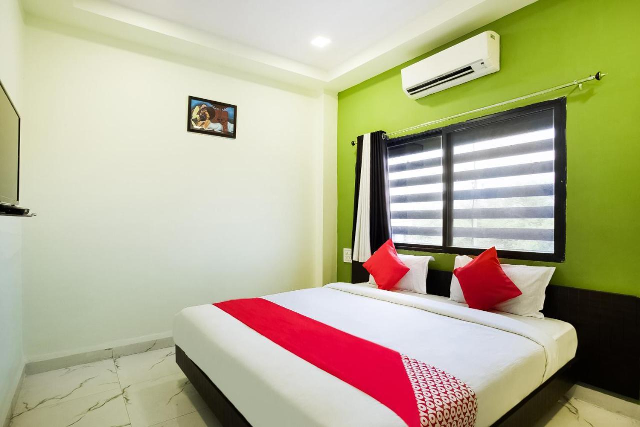 Hôtel Oyo 39381 Kalajanki à Ujjain Extérieur photo