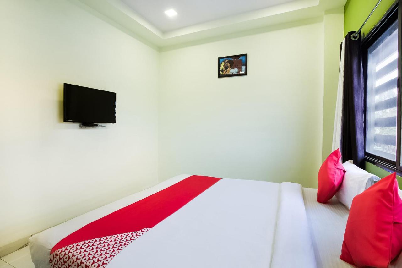 Hôtel Oyo 39381 Kalajanki à Ujjain Extérieur photo