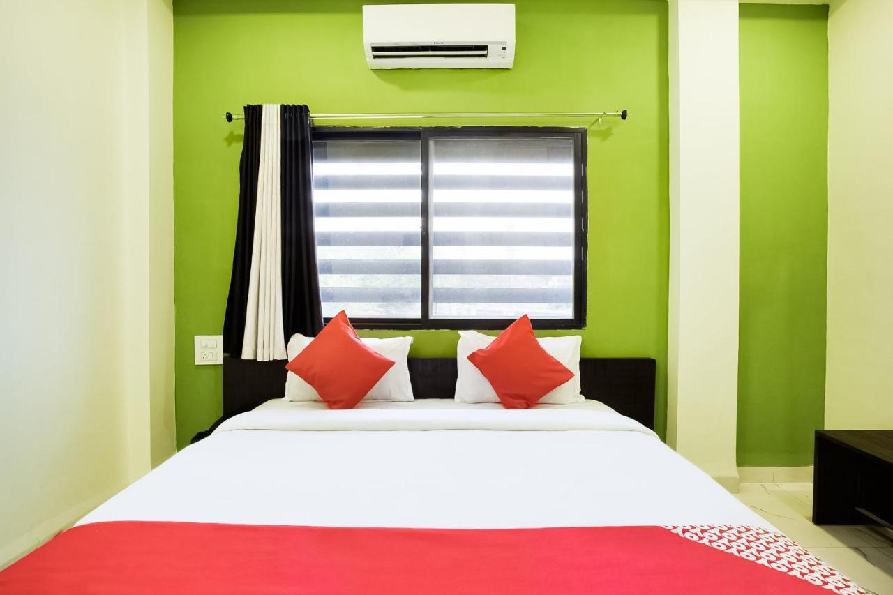 Hôtel Oyo 39381 Kalajanki à Ujjain Extérieur photo